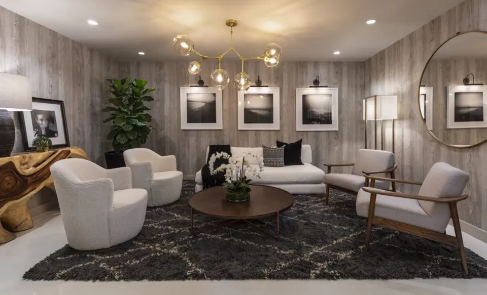 Waiting lounge at Del Campo Dermatology & Laser Institute