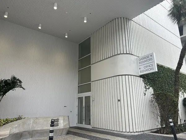 Building entrance of Schweiger Dermatology Group, Miami Beach